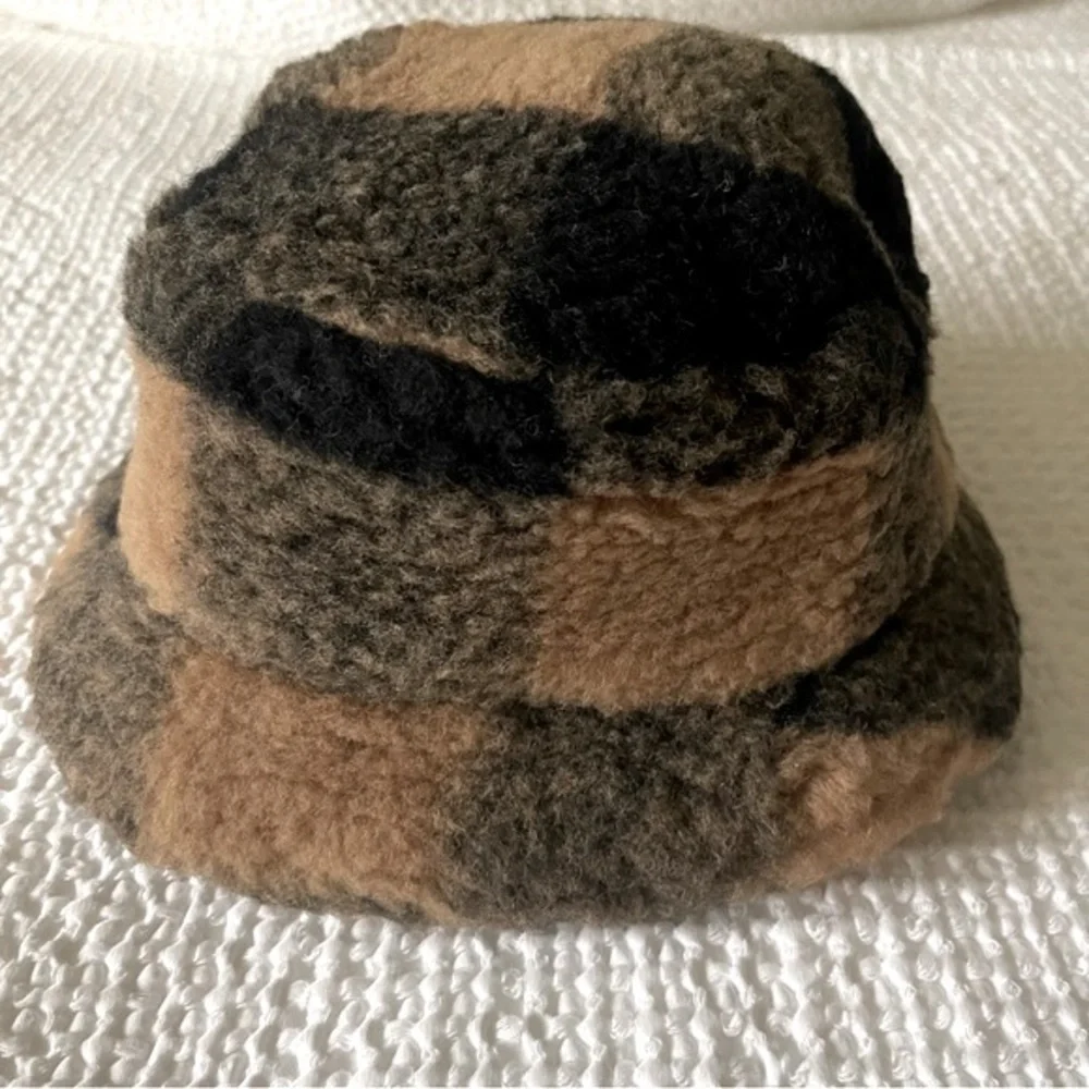 NWT STAND STUDIO Faux Fur Plaid Bucket Hat Tan Black Kids Size XS Unisex